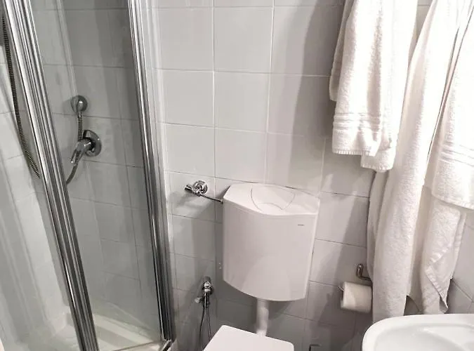 Biondi Oda ve Kahvaltı 4*